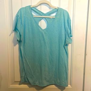 Light blue cross cross t-shirt